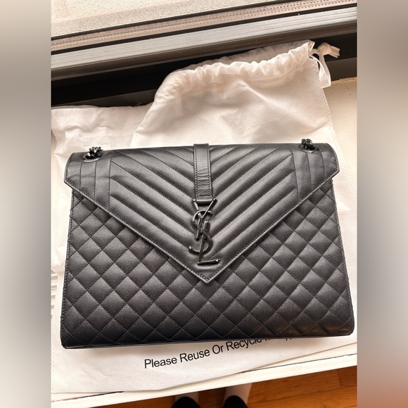 Saint Laurent Black Quilted Bag - Picture 1 of 9